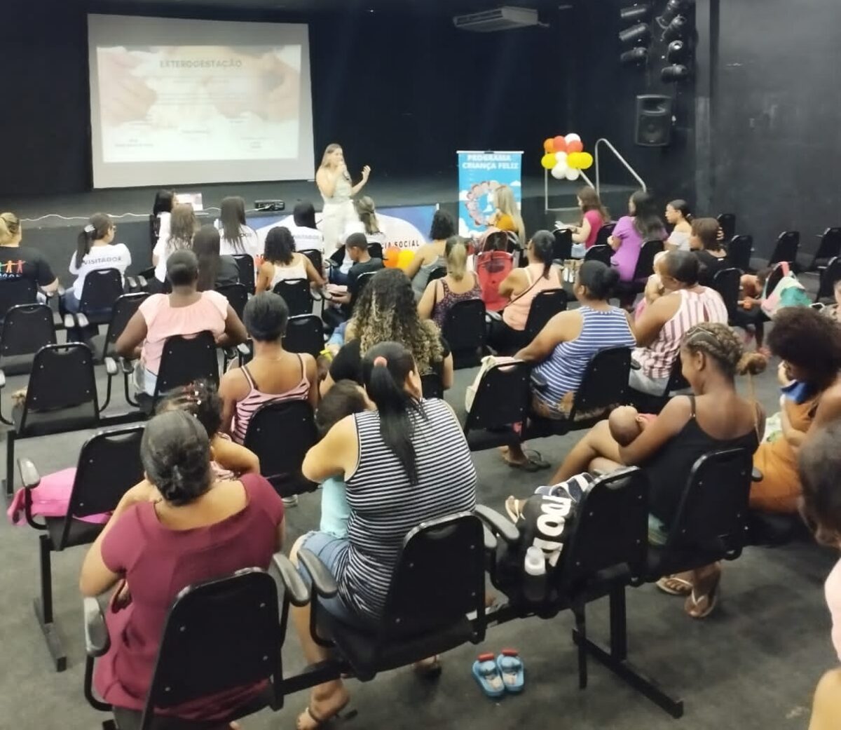 Reunião com gestantes e mães da primeira infância